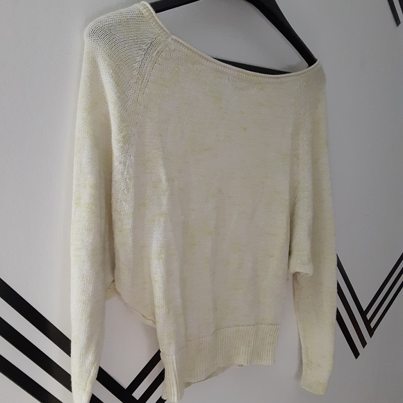 American Eagle sweater XS- lightweight- scoopneck- yellow/white - cotton blend - Picture 3 of 8